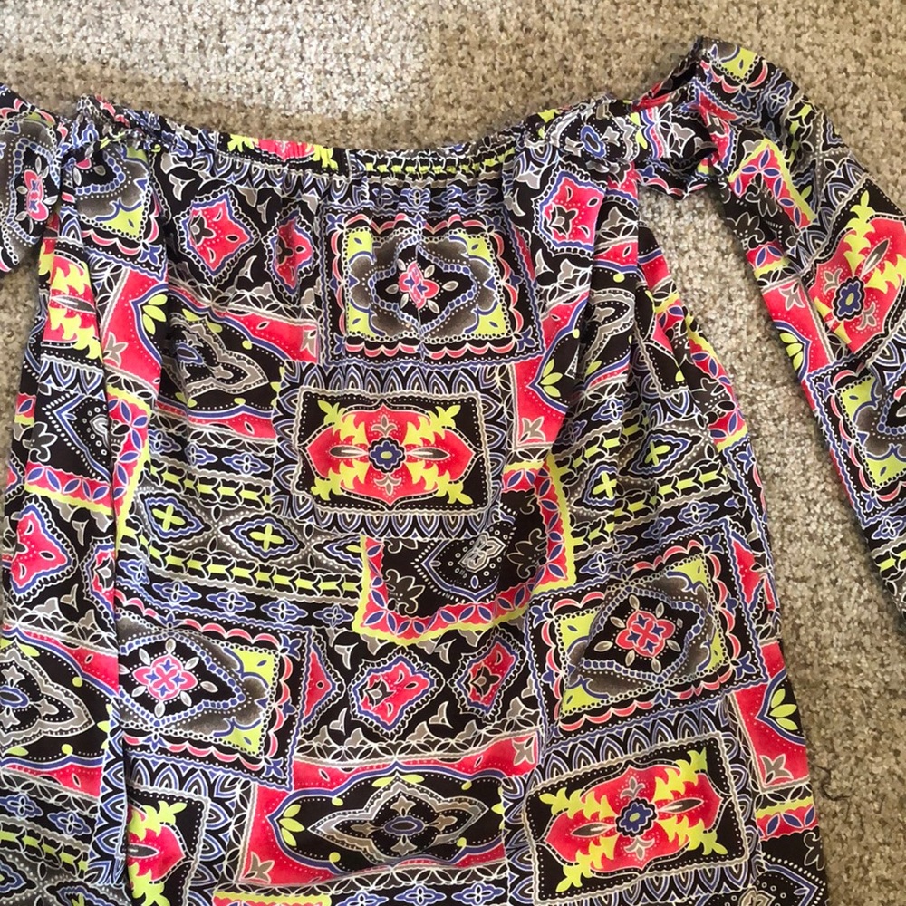 Off shoulder boutique top